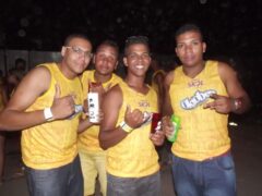 Oktober 10 Anos